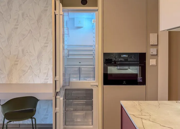 Design Metropolis, Ac, Free Parking